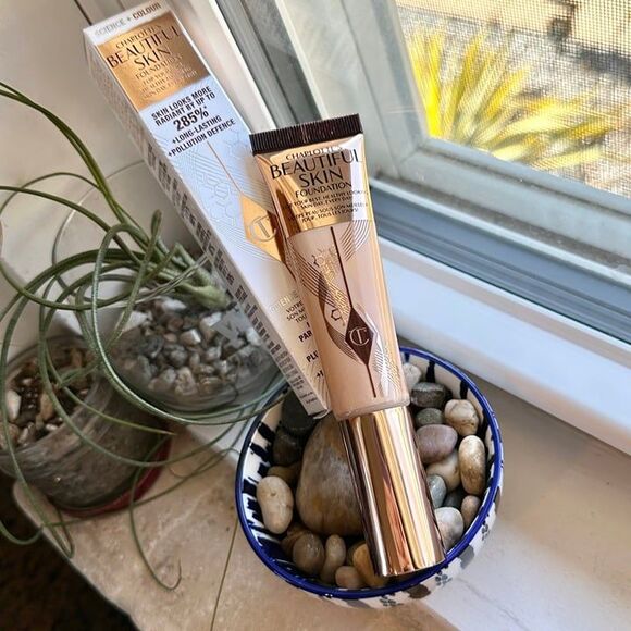 Charlotte Tilbury Beautiful Skin Foundation 2 NEUTRAL FAIR - Picture 3 of 10